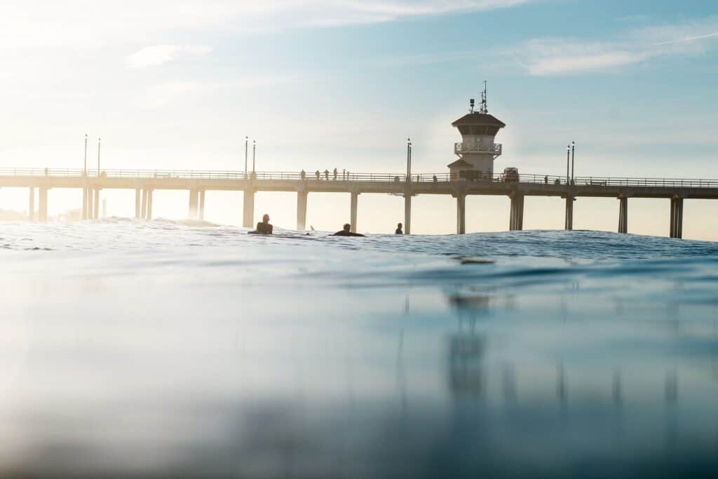 best-places-to-learn-to-surf-in-the-US-huntington beach