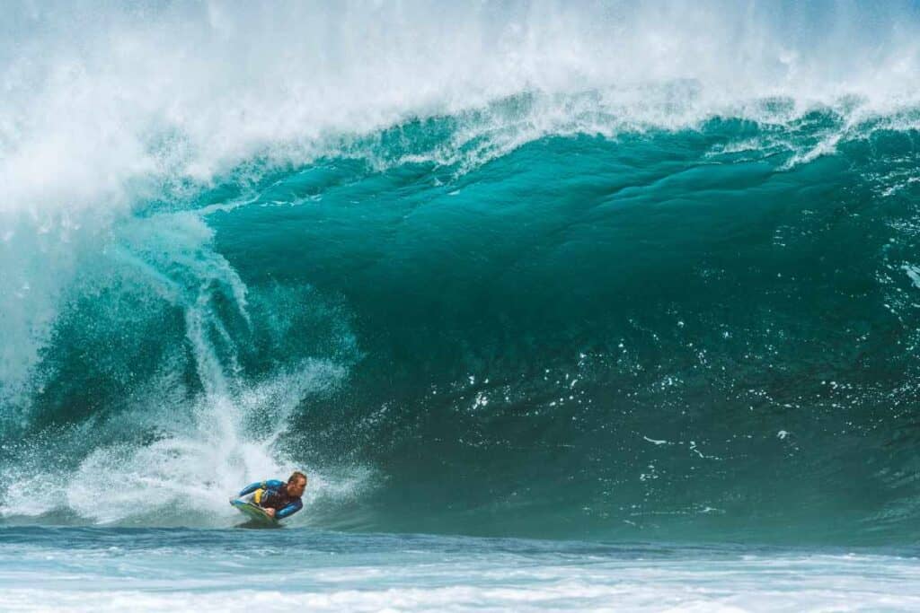 Similarities between Surfing and Snowboarding