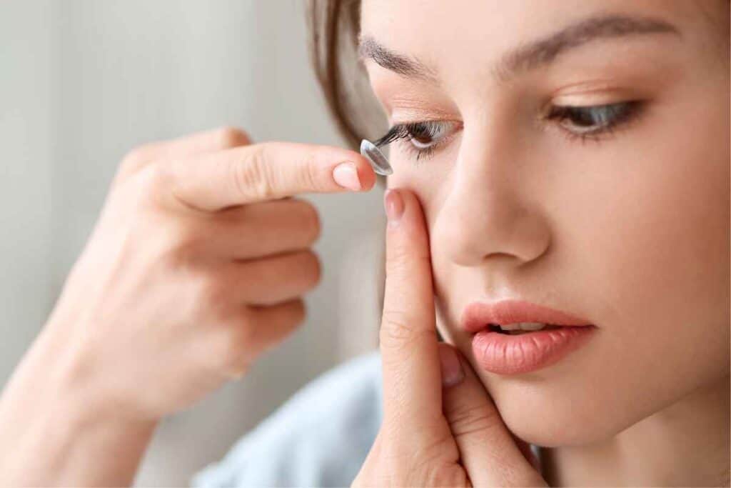 surfing with contact lenses