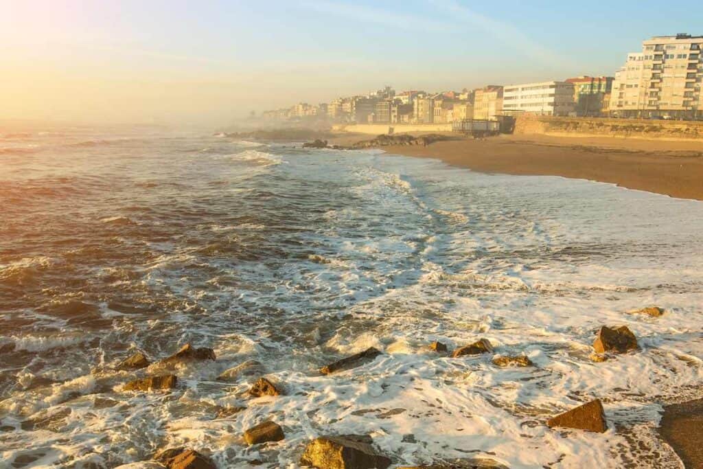 porto Portugal surfing location