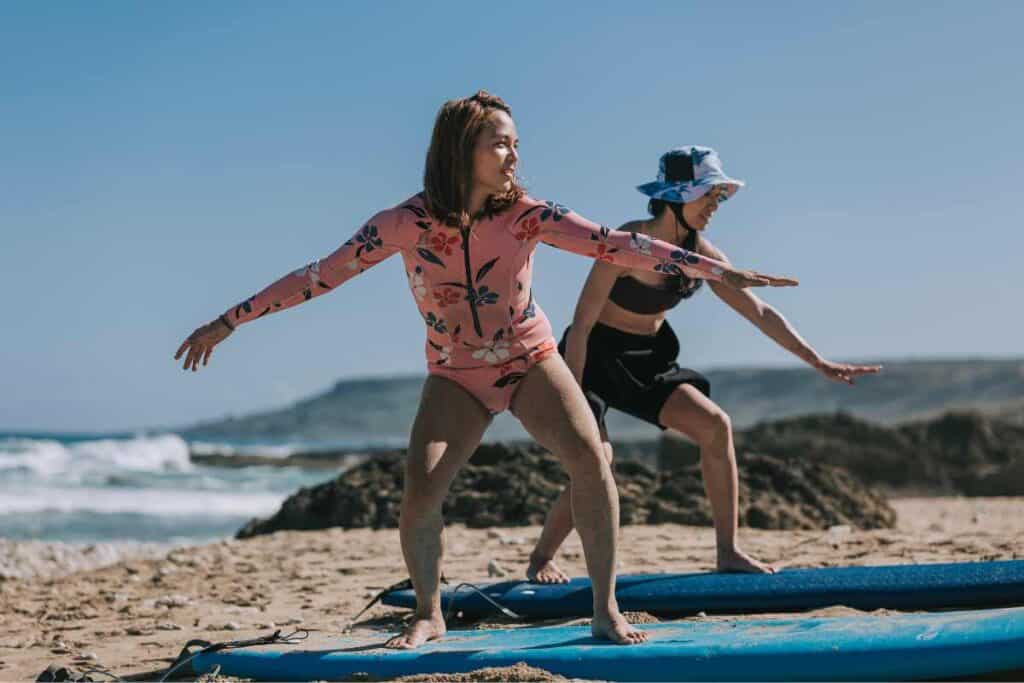 positioning surfboard