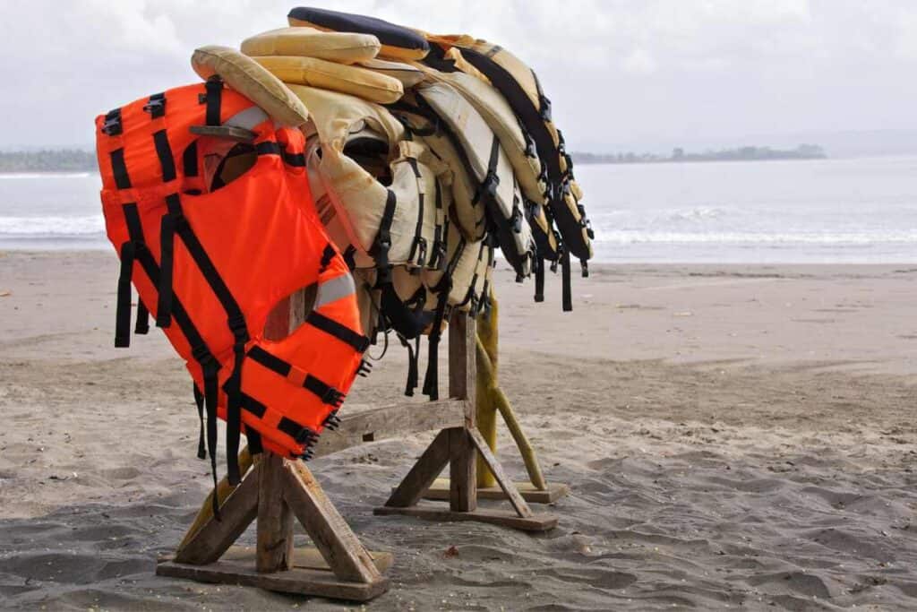 why don't surfers wear life jackets