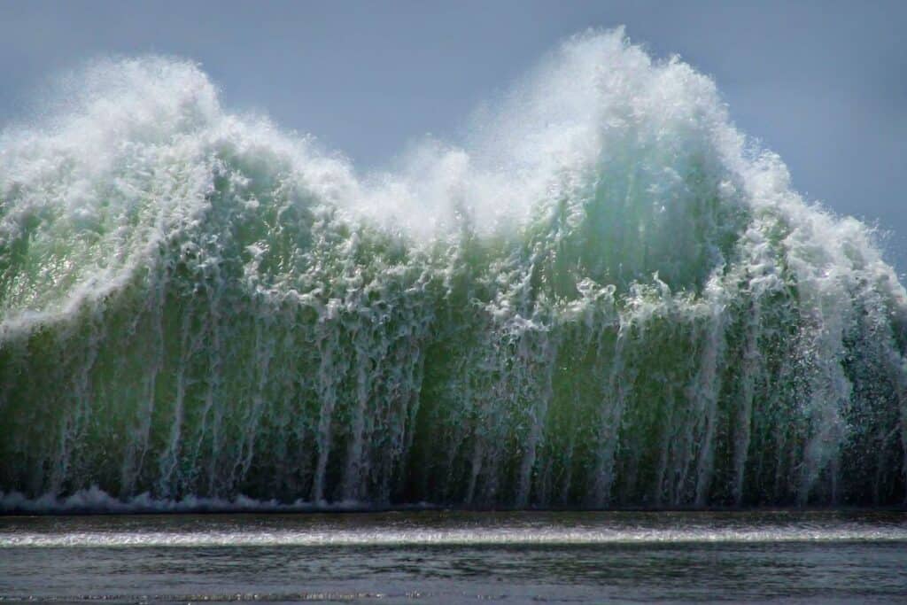tsunami waves not surfable