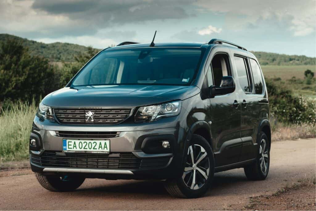 Peugeot Rifter for surfers